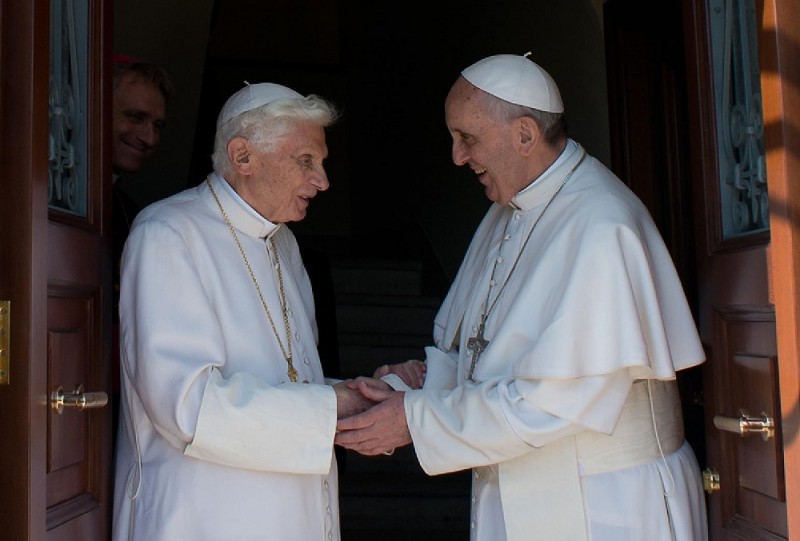 Zwei Päpste im Vatikan (ap)