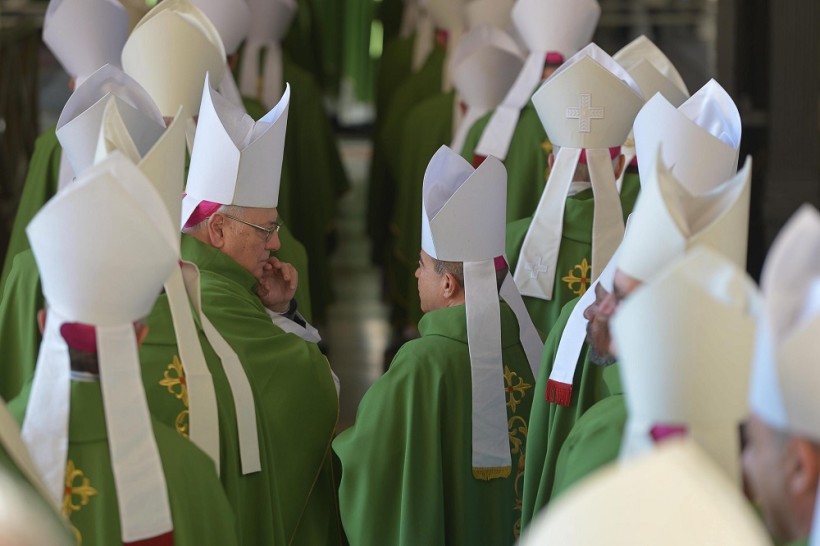 Am Sonntag beginnt die Bischofssynode mit einem Gottesdienst im Petersdom. (Quelle: dpa)