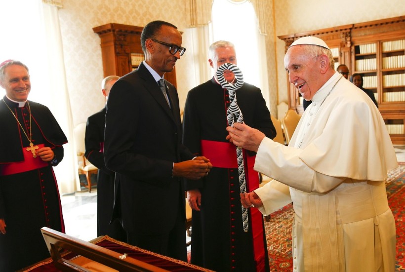 Papst Franziskus trifft den Präsidenten Ruandas, Paul Kagame, im Vatikan. (Quelle. epa)