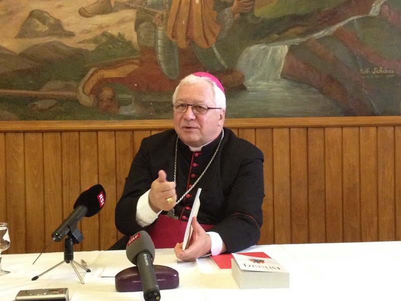 Der Vorsitzende der Schweizer Bischofskonferenz, Bischof Markus Büchel: In sechs Wochen haben in der Schweiz mehr als 25.000 Menschen an der Online-Umfrage zur Vorbereitung der Sondersynode über Ehe und Familie teilgenommen. 