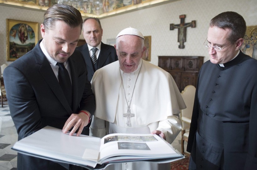 Am Donnerstag hat Papst Franziskus den Schauspieler Leonardo di Caprio getroffen. Beide vereint das Engagement für den Schutz der Umwelt. (Quelle: dpa)