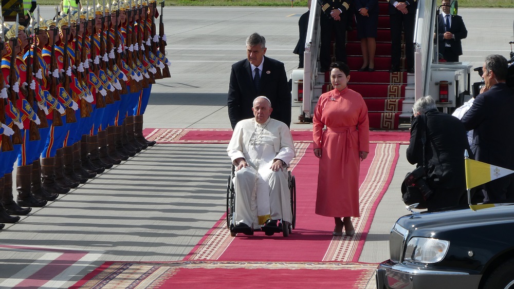 Papst in Asien angekommen